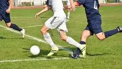 初中篮球赛事海报