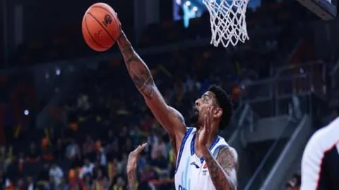 德乙激战正酣！帕德博恩客场出击，火力全开能否再掀高潮？