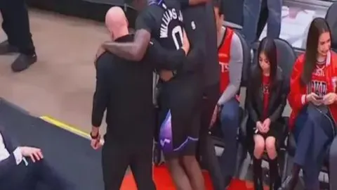 羅馬體育週刊：奧斯梅恩右踝傷情更新